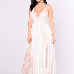 Fashion Nova Kristina maxi dress L